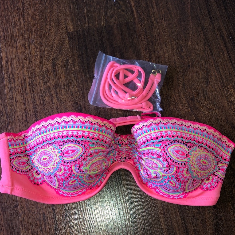 NWOT Victoria’s Secret Bikini Top